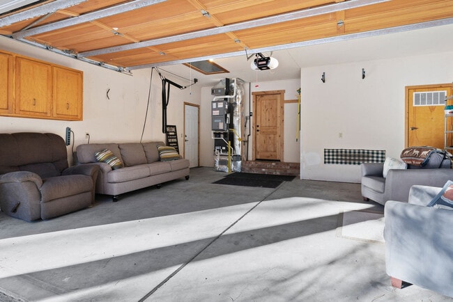 Building Photo - 17812 Mt Hood Ln