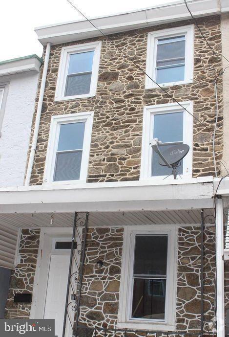 Building Photo - 25 Osborn St