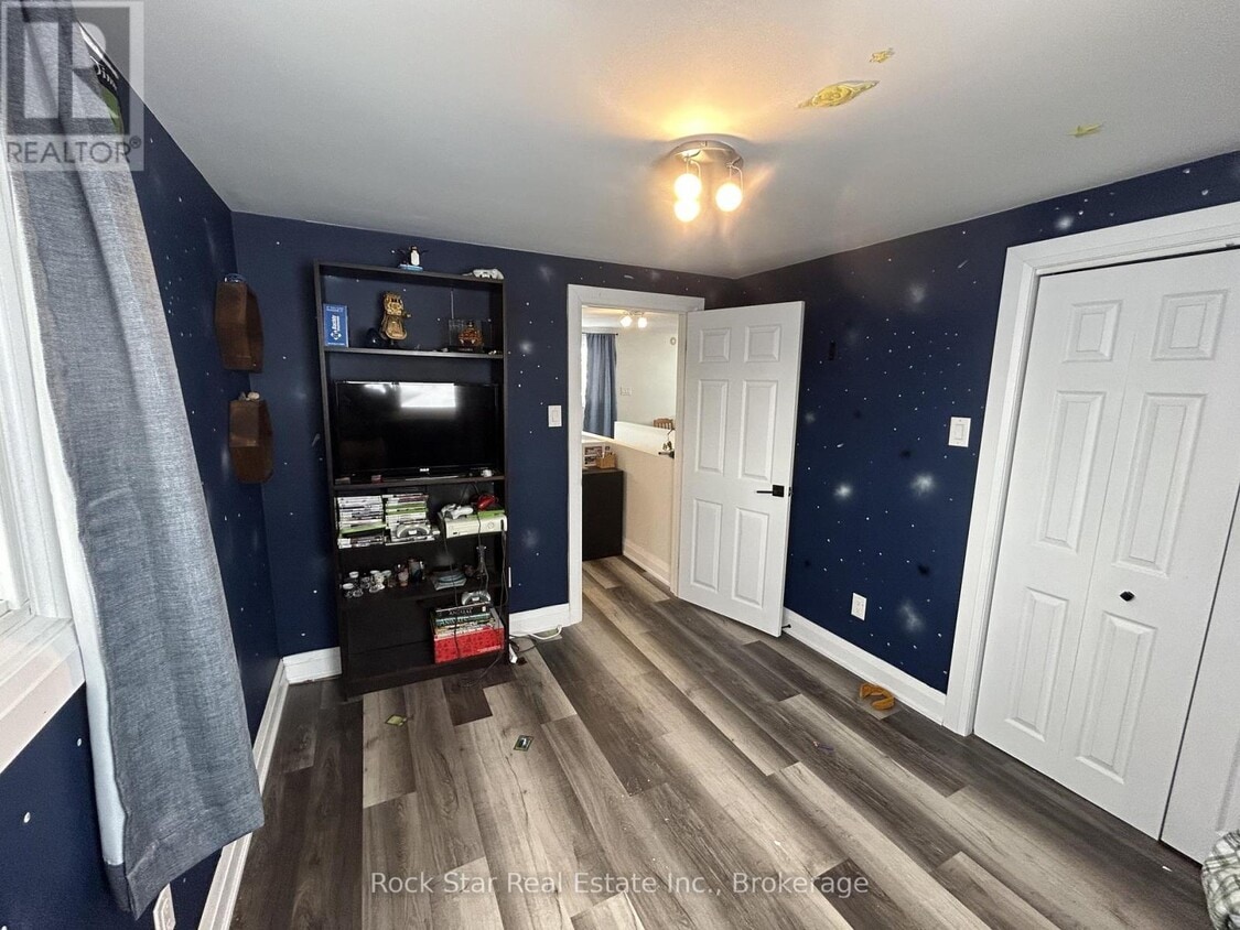 Photo principale - 30 W 1st St