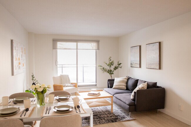 Interior Photo - Avalon Park