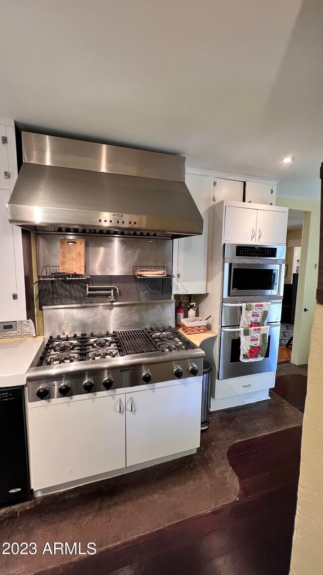 Foto del edificio - 5841 W Gardenia Ave