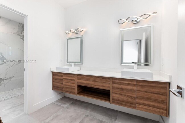 Foto del edificio - 2560 NE 199th St