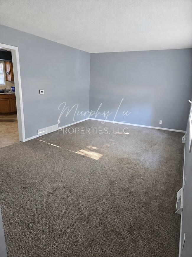Building Photo - 1601 Tamara Dr