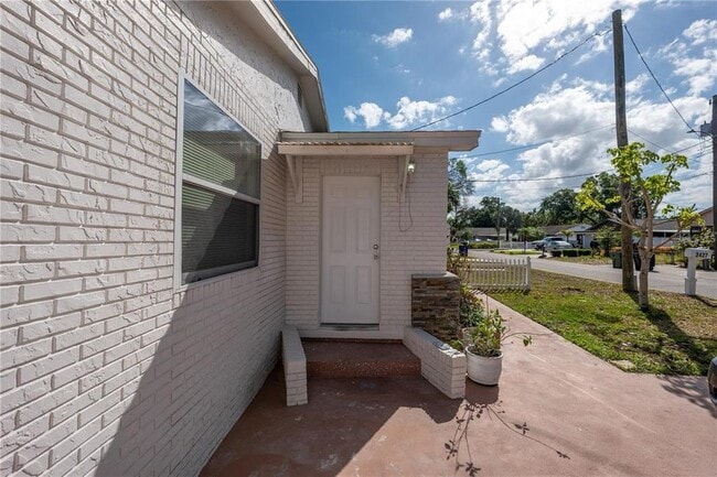 Building Photo - 3427 W Palmetto St