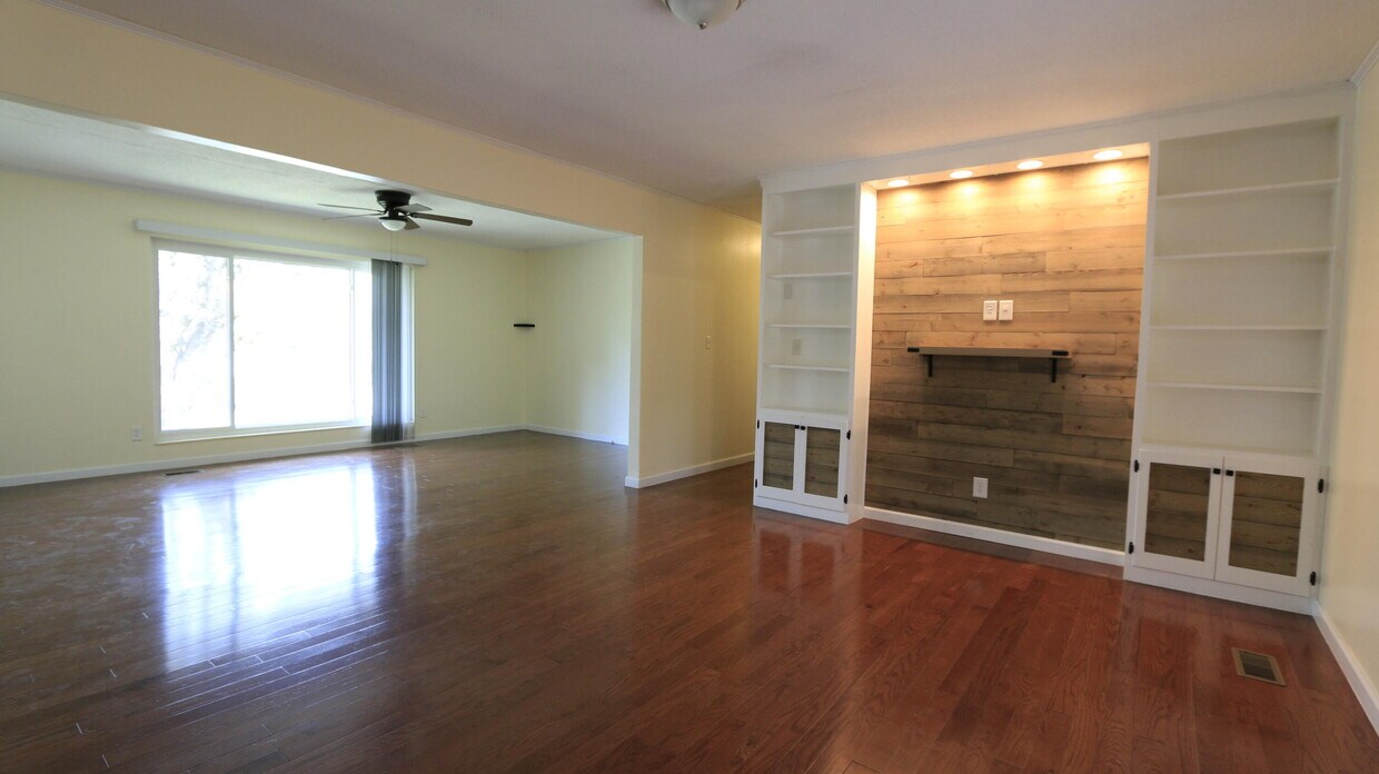 Foto del edificio - 3010 Clearwater Dr NE