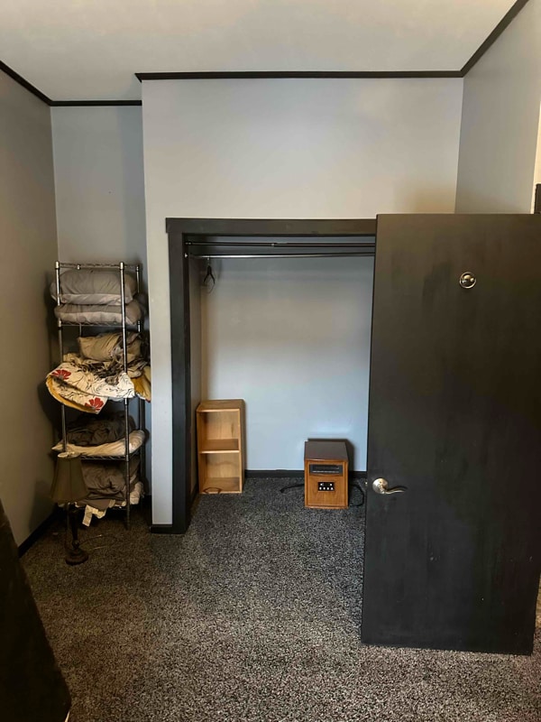 Building Photo - 379 Broad St