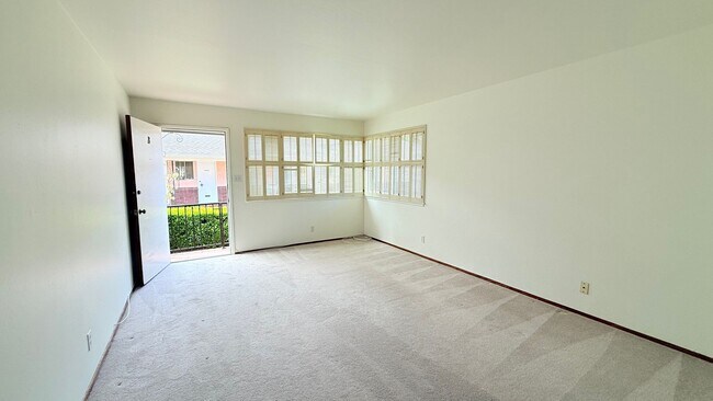 Foto del edificio - 2053 Central Ave