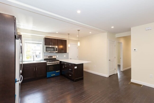 Building Photo - 57 Catherine St