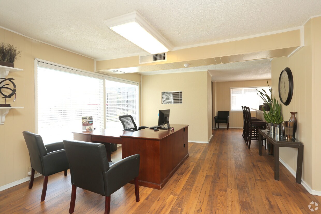 Crossings at Sixty Six 99 MOVE IN SPECIAL Apartments Tulsa, OK