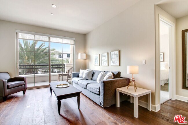 Foto del edificio - 589 Americana Way