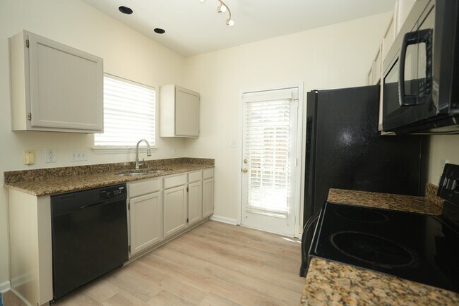 Foto del edificio - Newly renovated home in South Charlotte!