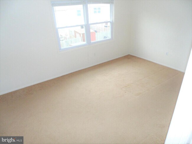 Building Photo - 1664 Yorktown Ct