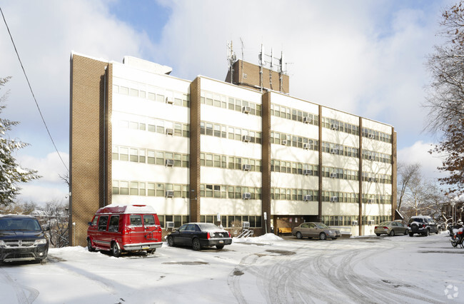 Building Photo - Murray Towers