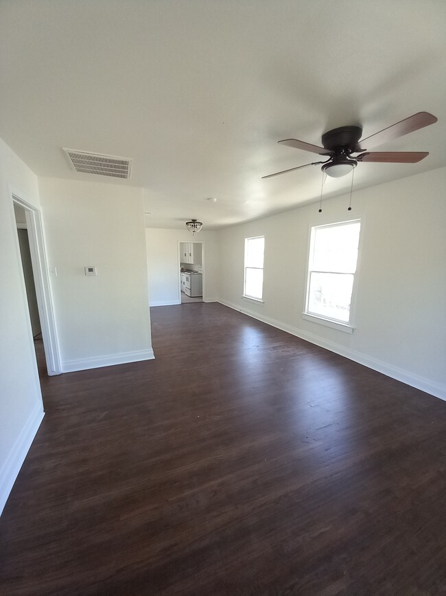 Large living and dining space with gorgeous hardwoods - 1012 N 23rd St