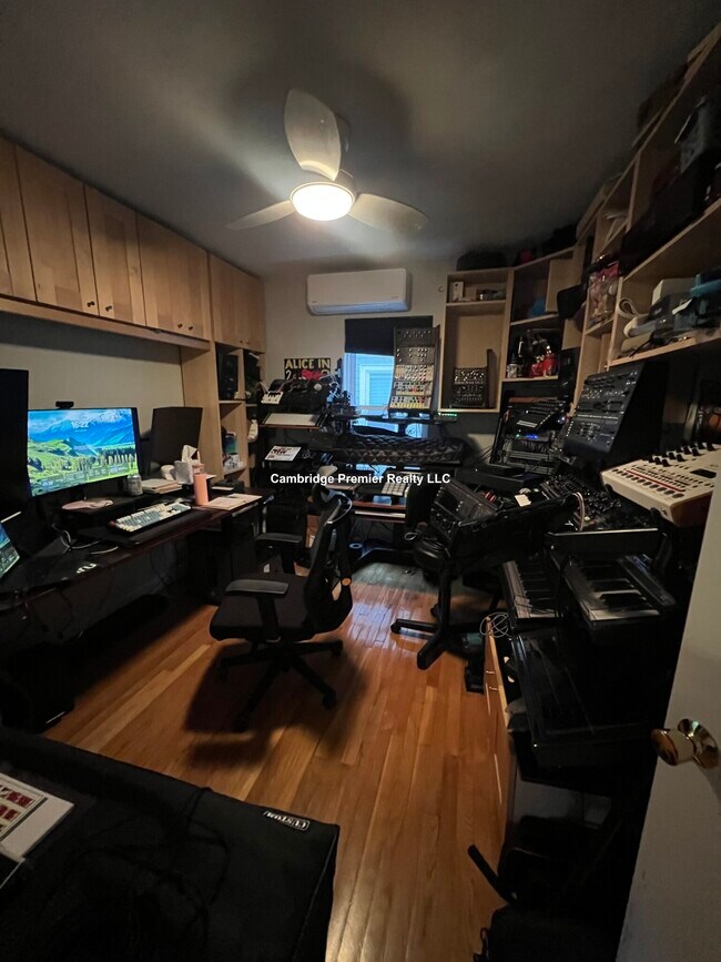 Foto del edificio - 59 Allston St