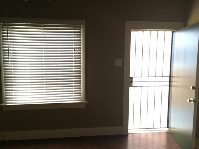 Building Photo - 57 Linden Ave