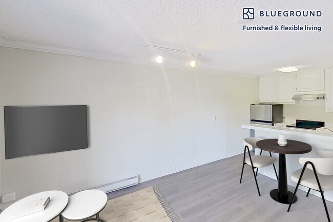 Building Photo - 555 W Middlefield Rd