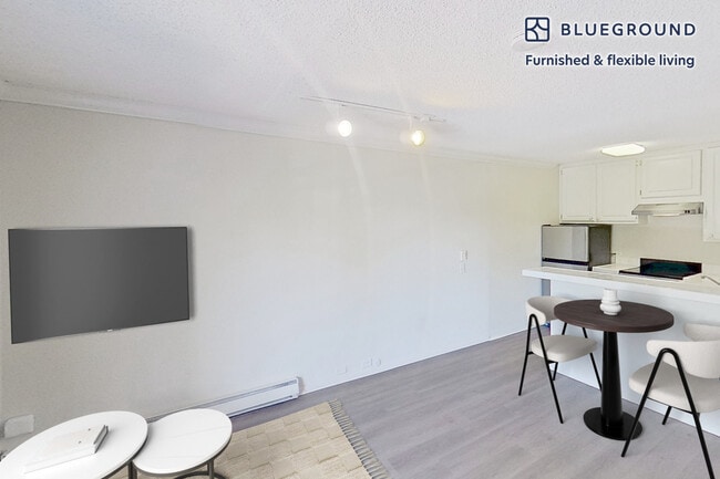 Building Photo - 555 W Middlefield Rd