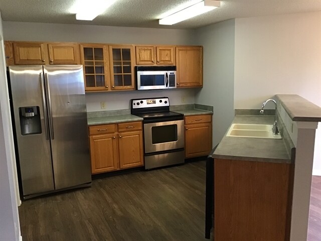 Foto del edificio - 647 Hickory Pine Drive