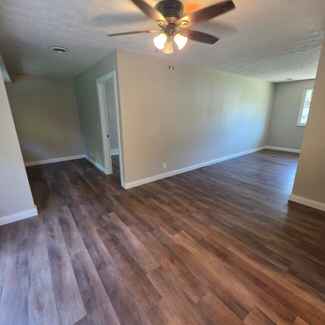 Building Photo - *Coming Soon!!*724 Winding Way Recently Renovated 3BR, 1 BA House in Union Township*