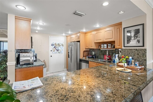 Building Photo - 11113 Biscayne Blvd