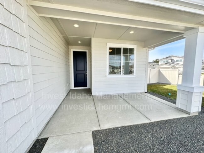 Building Photo - Brand new construction home available now!