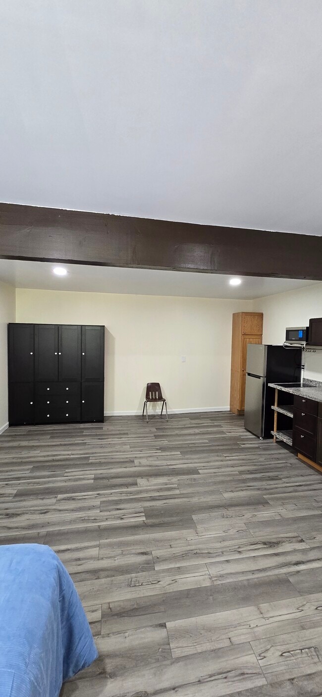 Wardrobe - 713 5th St