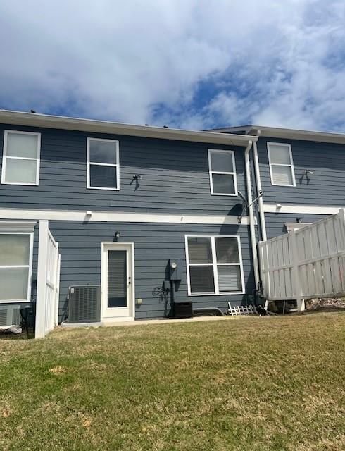 Foto del edificio - 6283 Shoreview Cir