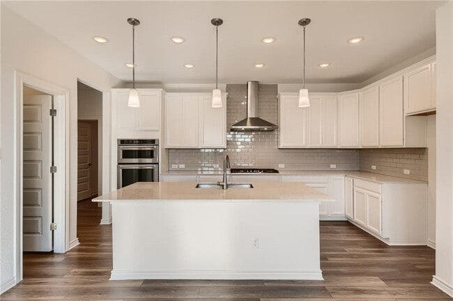 Building Photo - 102 White Aster Ct