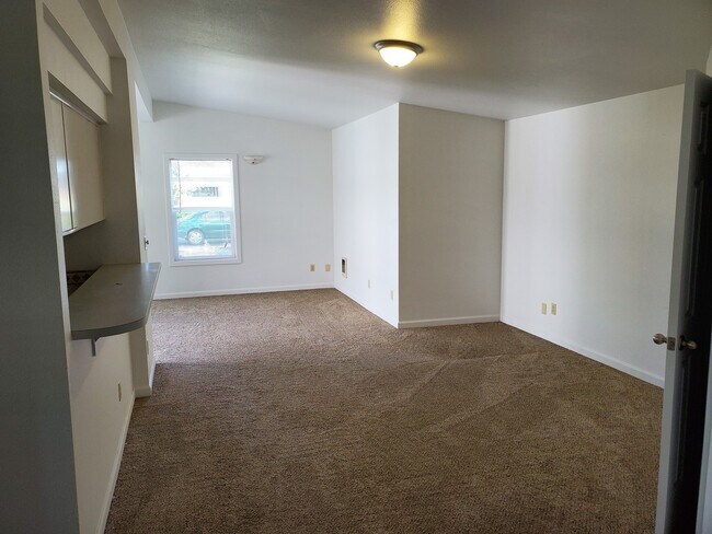 Foto del edificio - 1320 SW Obsidian Ave