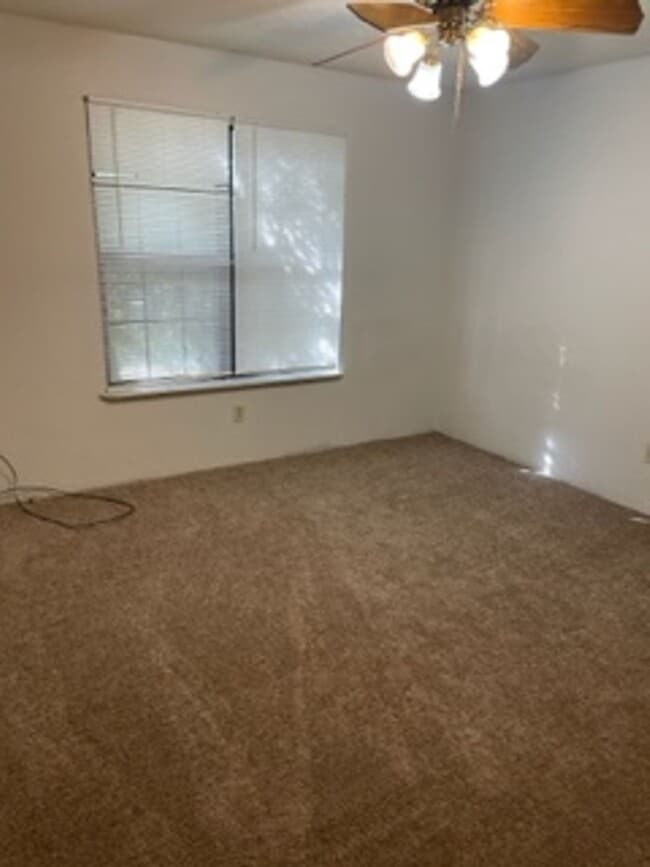 Building Photo - 2914 Greenon Ln