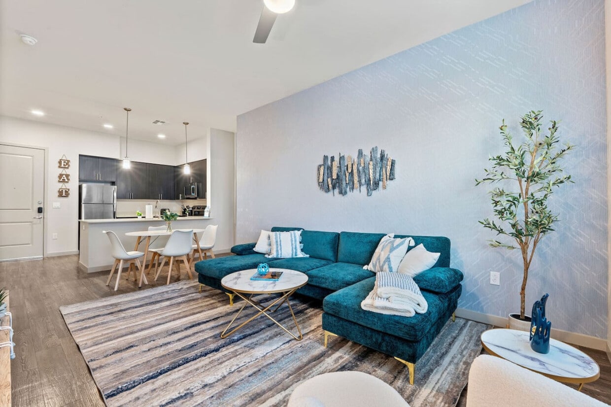 Foto principal - 500 W Broadway Rd