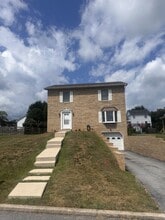 Building Photo - 11 Terben Ct
