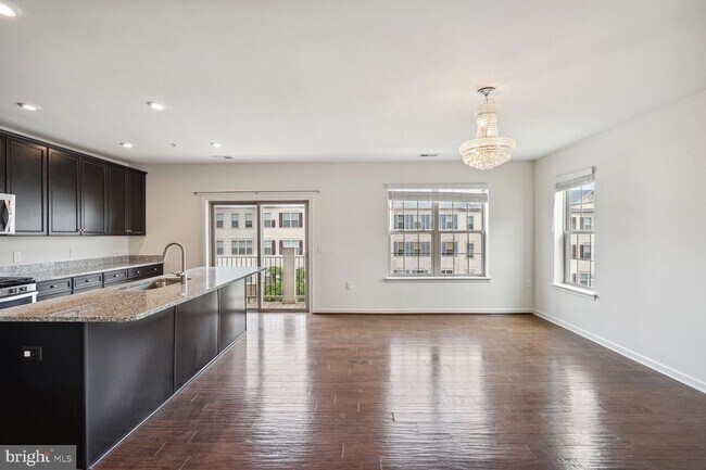 Building Photo - 3705 Chippendale Cir