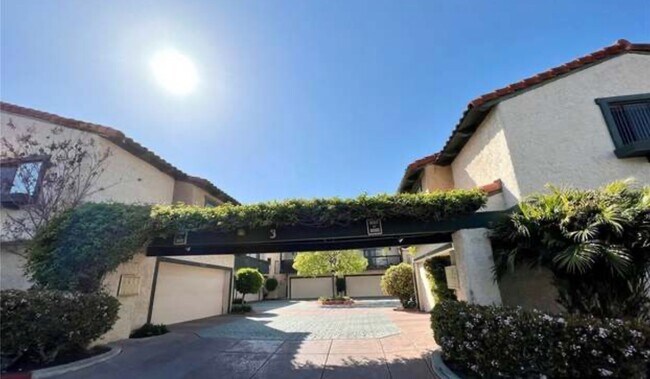 Building Photo - 28525 Vista Tierra