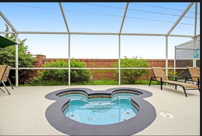 Building Photo - 8053 White Crane Ct