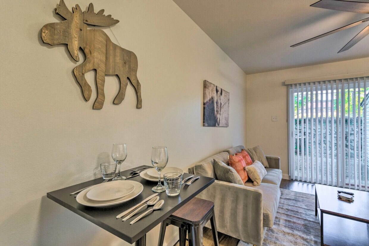 Foto principal - 3915 W 8th St