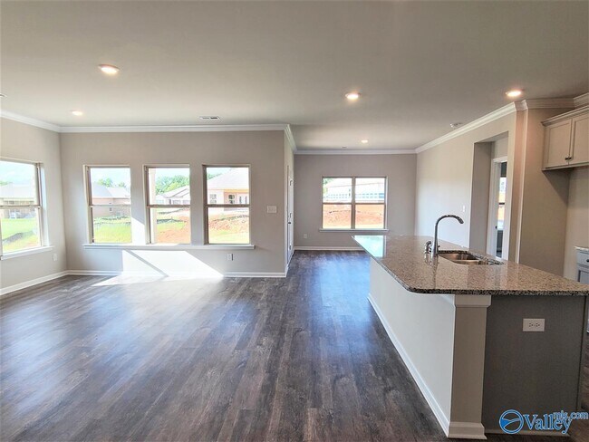 Foto del edificio - 127 Sunlit Grove Dr