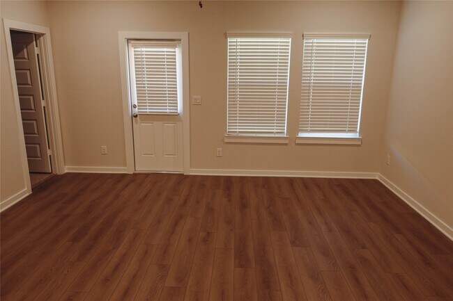 Foto del edificio - 8586 Blueberry Ash St