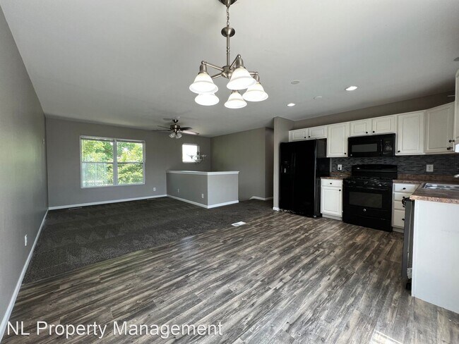 Foto del edificio - 3 br, 2 bath House - 19417 V Street
