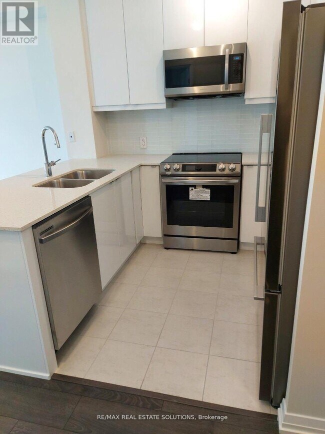 Building Photo - 50 Thomas Riley Rd