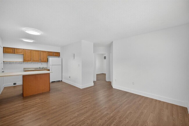 Foto del edificio - 7155 W 14th Ct