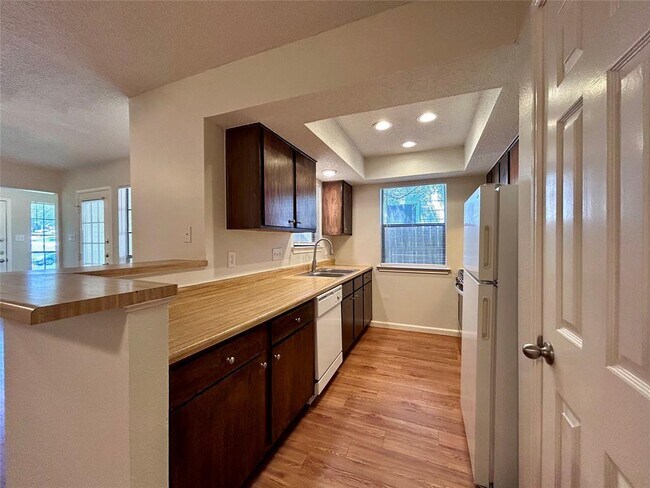 Building Photo - 9303 Kempler Dr