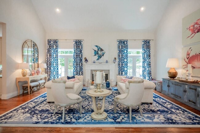 Building Photo - 6 Old School House Ln