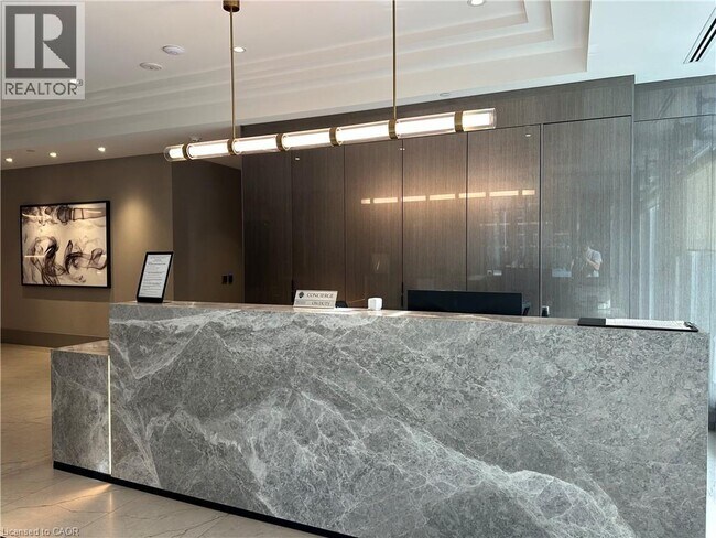 Photo du bâtiment - 55 Duke St W