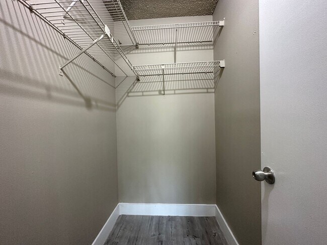 Foto del edificio - SPECIALS up to 3 MONTHS FOR FREE ON SELECT UNITS Price Reduced