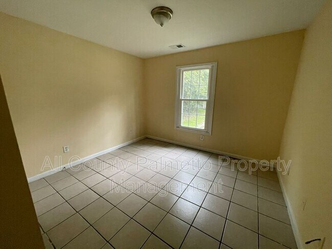 Building Photo - 204 A St