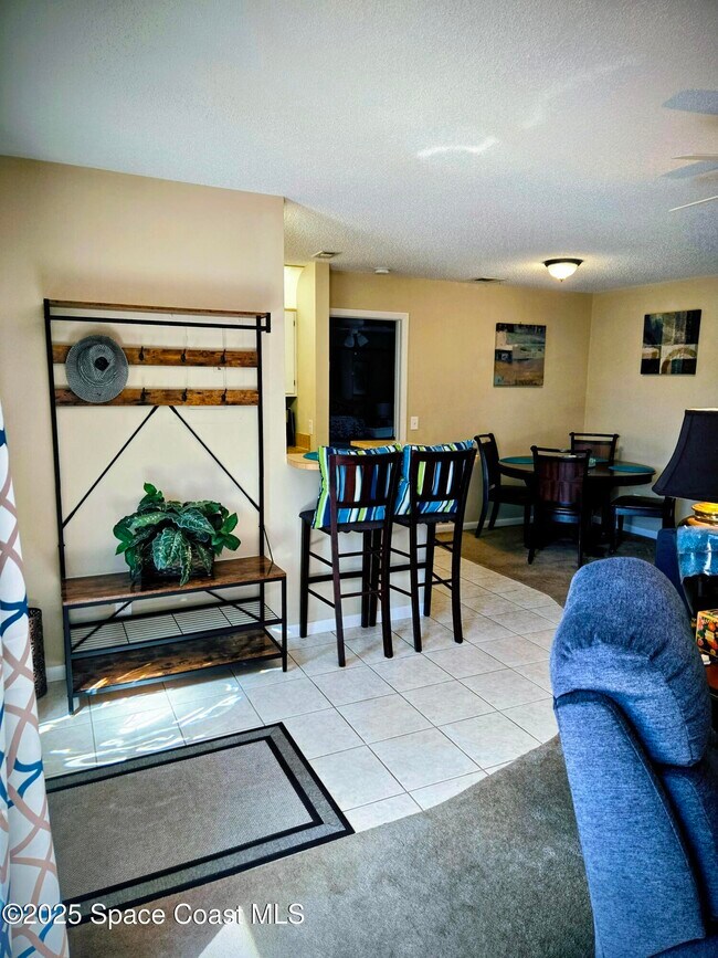 Foto del edificio - 1123 Breezy Way