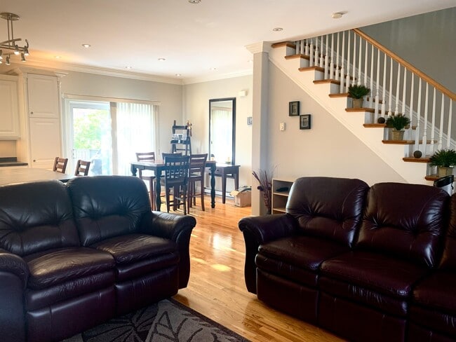 Building Photo - 17 St Joseph's Ln