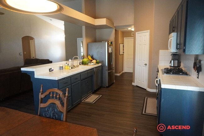 Foto del edificio - Beautiful 3 Bedroom + Office Home with a P...